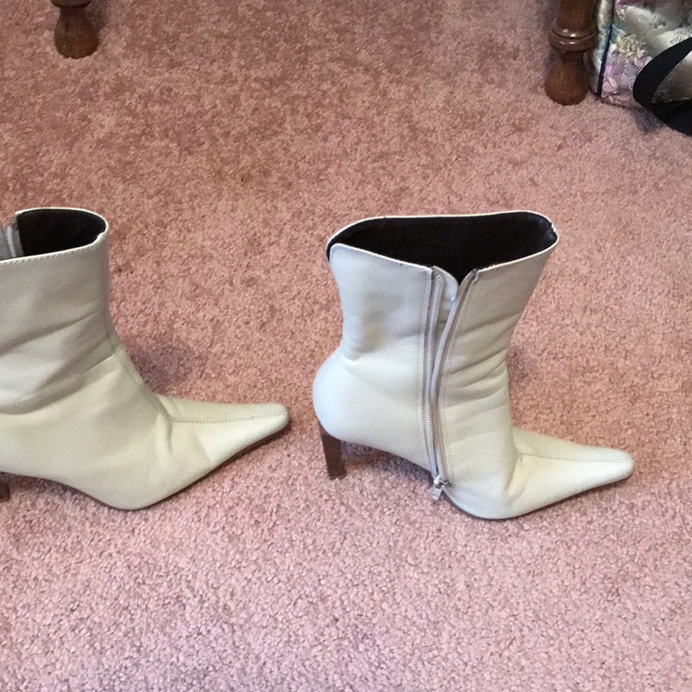 Triall Cream Leather Ankle Boots